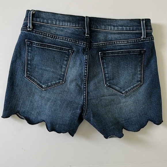 Aqua Scalloped Hem Denim Shorts Size 27 - Picture 2 of 9